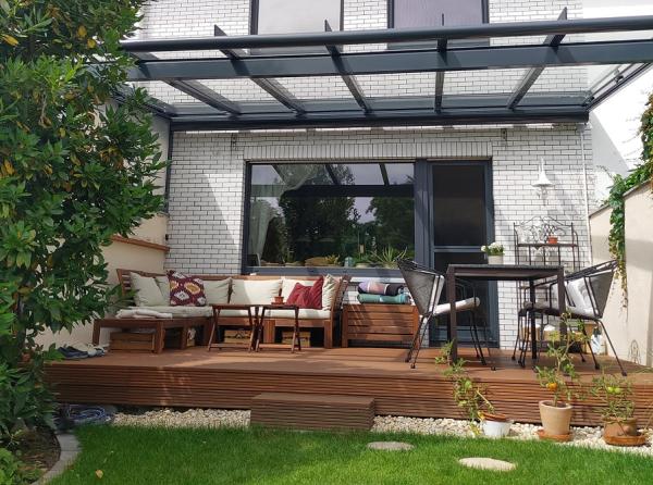 Terrasse mit Glasdach 